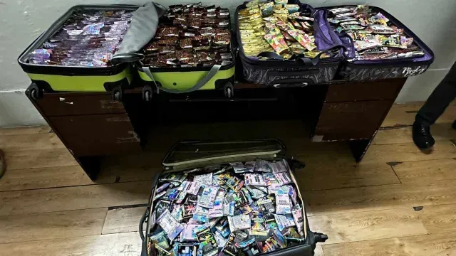 Decomisan cigarros de marihuana en aeropuerto de Tijuana