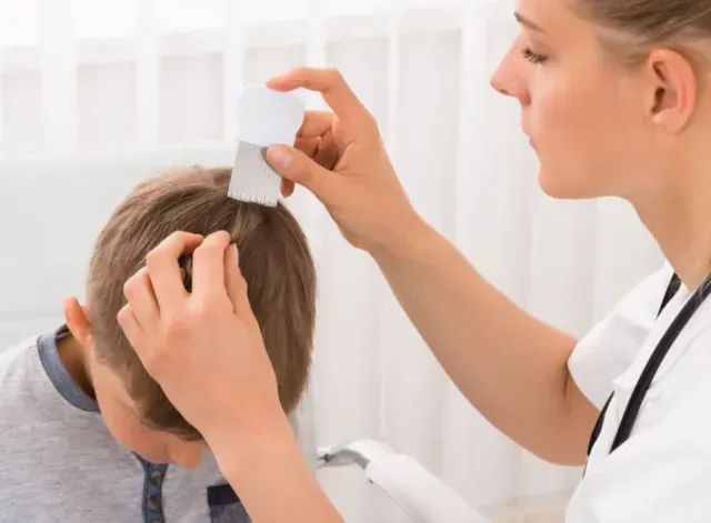 Madre Vegana No Mata los Piojos de su Hija para No Dañarlos