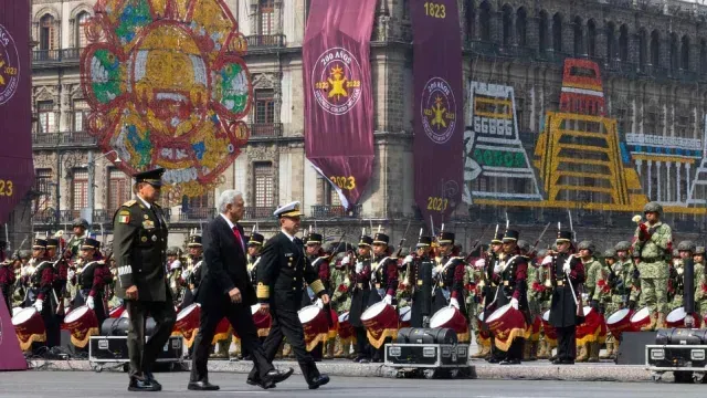AMLO-Desfile