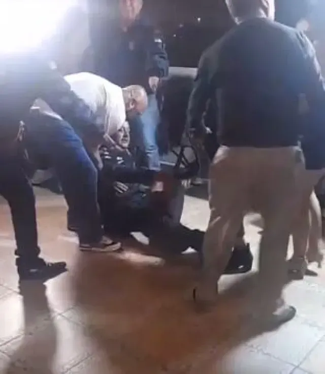 Hombre Se Rompe el Tobillo Mientras Bailaba Cumbia