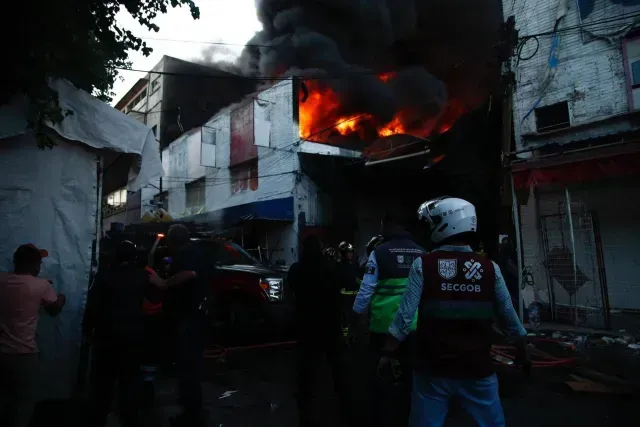 Incendio en bodega de Tepito