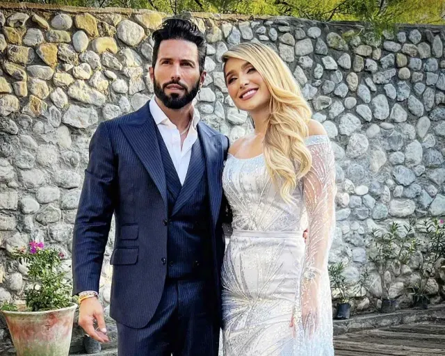 Poncho de Nigris y Marcela Mistral en la boda de Aldo de Nigris