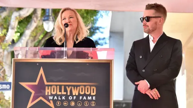 Catherine O'Hara, quien interpretara a la madre de Kevin en 'Mi Pobre Angelito', le dedicó unas palabras a Culkin. Foto: AP