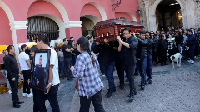 Ante la violencia, jóvenes han modificado horarios