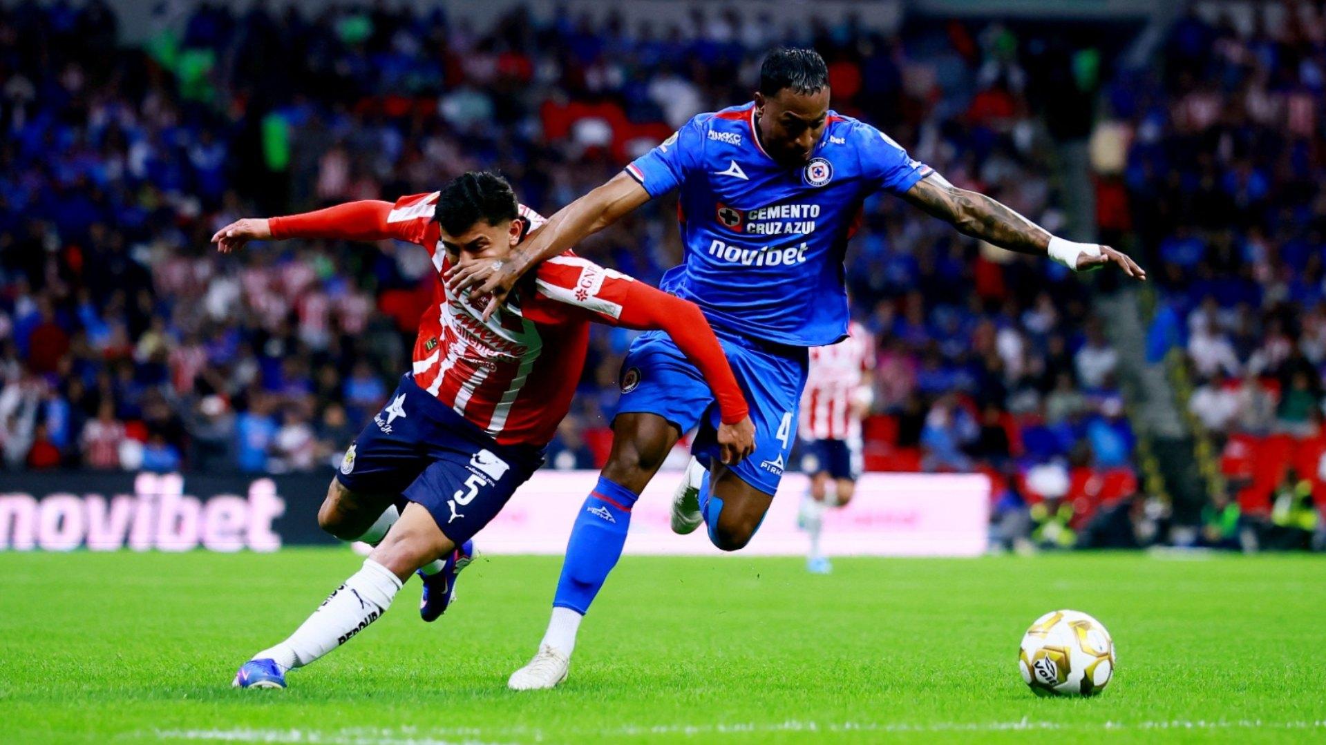 Liga MX: Cruz Azul y Chivas Empatan en la Ida de las Semifinales