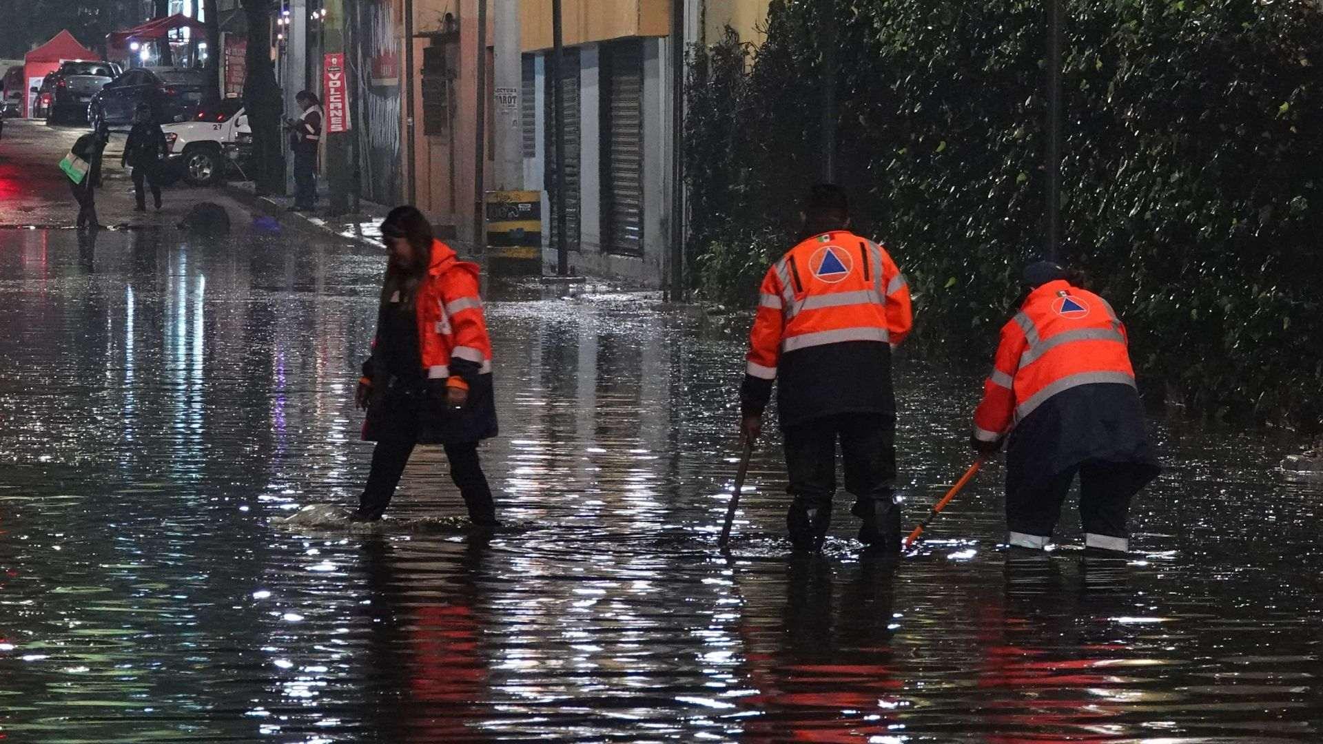 Las torrenciales lluvias en la CDMX han causado encharcamientos y afectaciones viales en varias alcaldías. Foto. Cuartoscuro