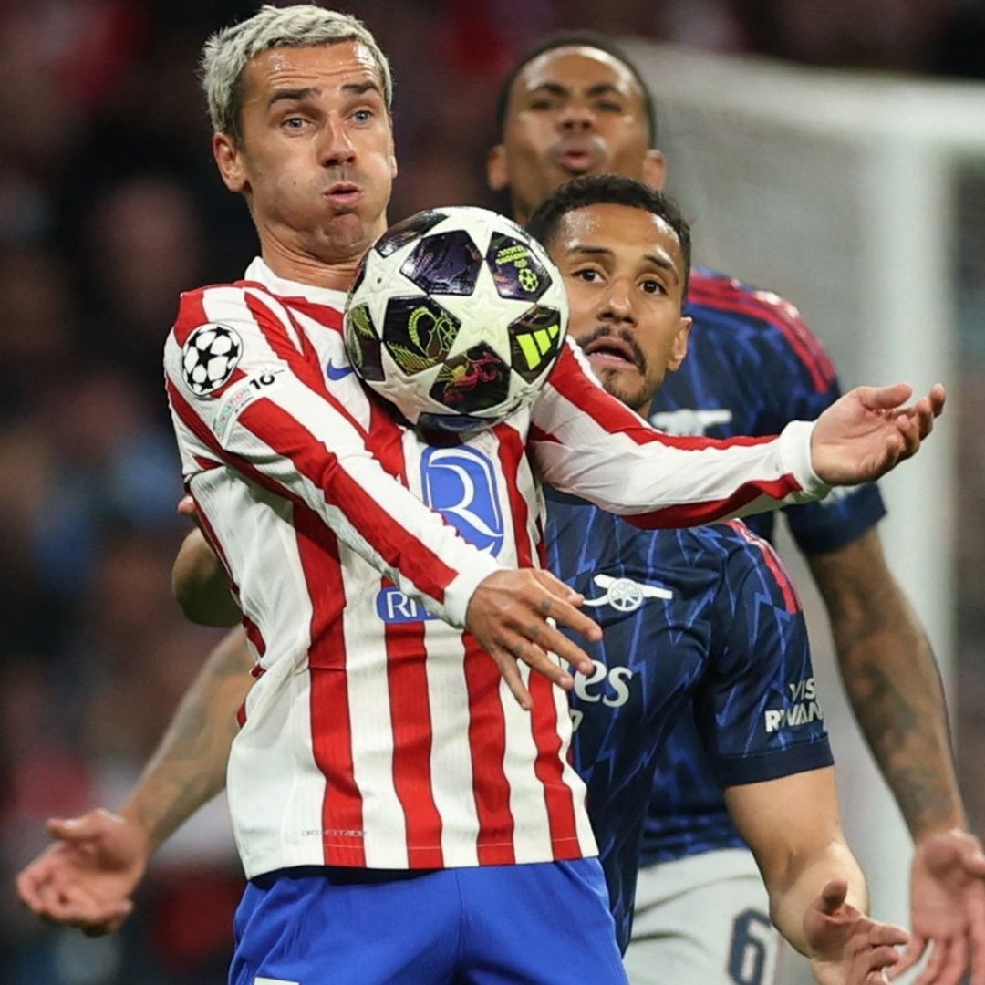 Antoine Griezmann encabezará el ataque del Atlético de Madrid en la visita al Arsenal. Foto: Reuters