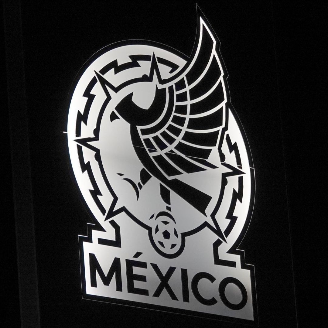 Logo de la Selección Mexicana de futbol en fondo negro