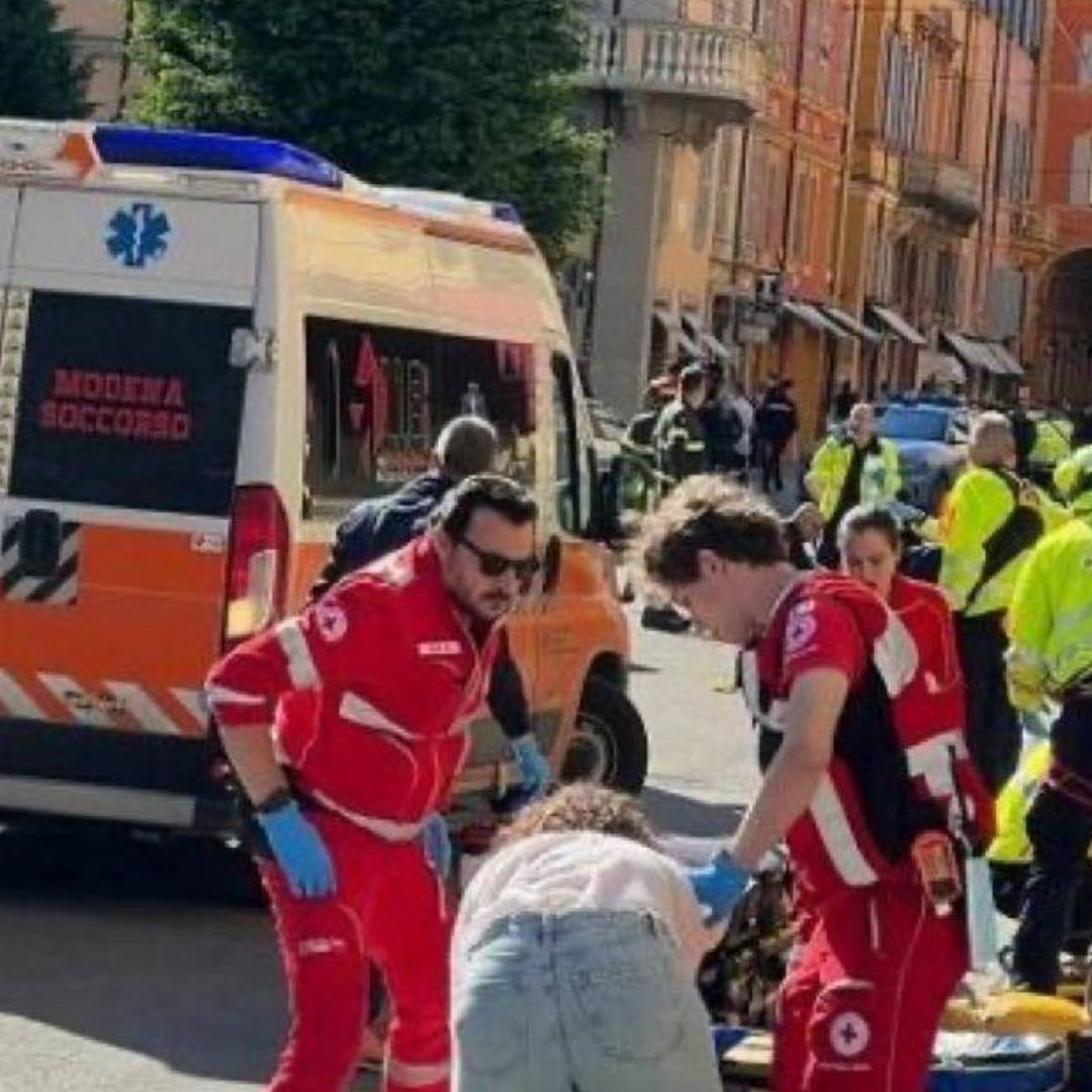 Conductor Atropella a Una Decena de Peatones en Italia; Reportan Al Menos Siete Heridos