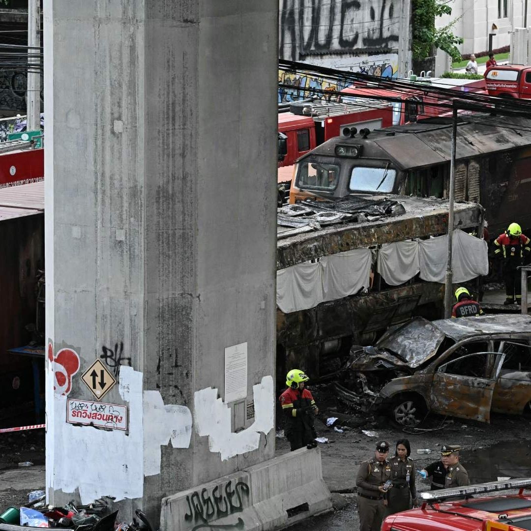 Choque Entre Un Tren y un Autobús Deja Al Menos 8 Muertos