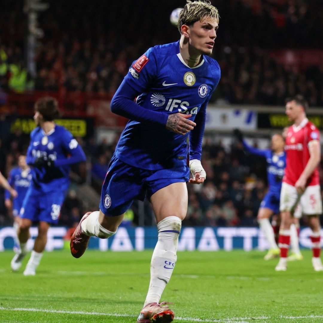 Alejandro Garnacho, quien tiene sangre española y argentina, juega para el Chelsea inglés.