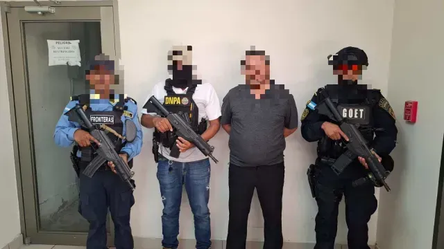 Detienen a Piloto Privado del Cantante Julión Álvarez por Tráfico de Drogas. Foto: @DNPA_Honduras