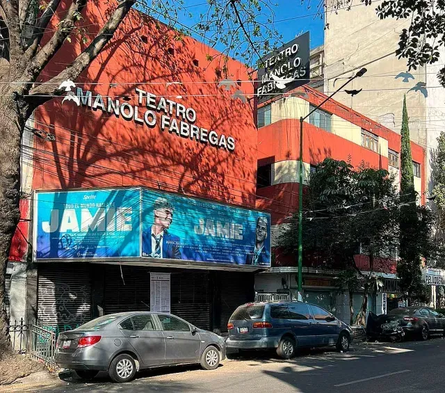 Teatro Manolo Fábregas.