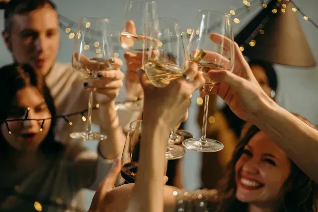 La gente no está de ánimo de celebrar con champaña