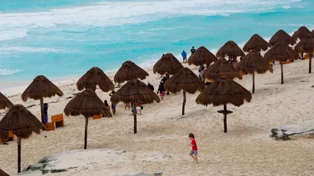 Playa en Cancún, Quintana Roo, el 25 de diciembre de 2022. Foto: Cuartoscuro | Archivo