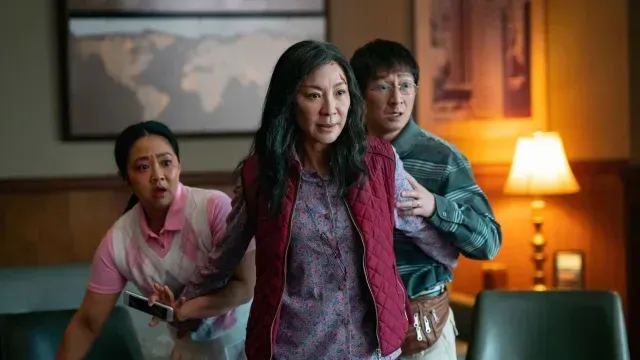 Michelle Yeoh Sorprende al Ganar Oscar a Mejor Actriz