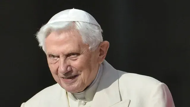 Insomnio fue motivo de renuncia del papa Benedicto XVI