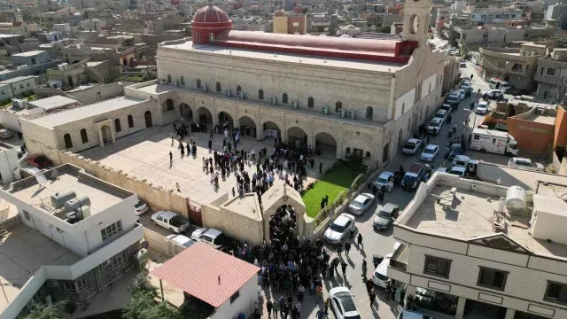 Misa por víctimas de incendio en boda en Irak
