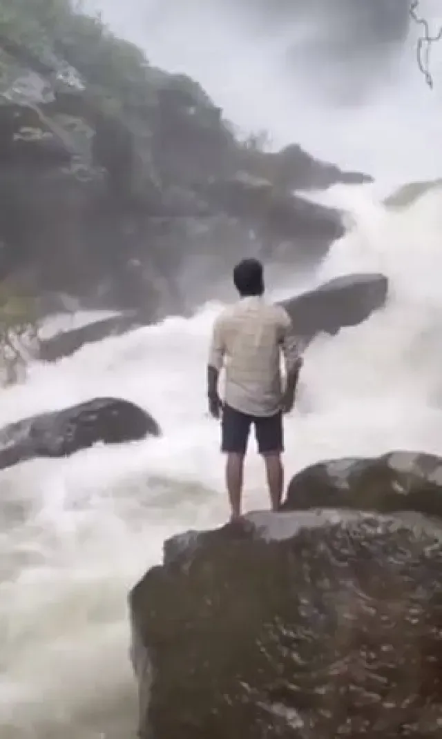 Tiktoker Muere al Caer en Cascada Mientras Grababa un Video