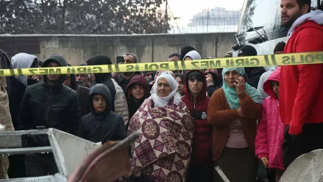 Más de 2,300 muertos por sismos en Turquía y Siria