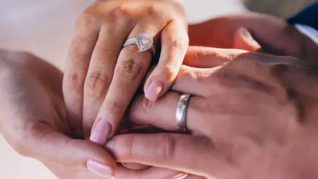 Mujer Muere al Caer de Un Acantilado Durante su Propuesta de Matrimonio