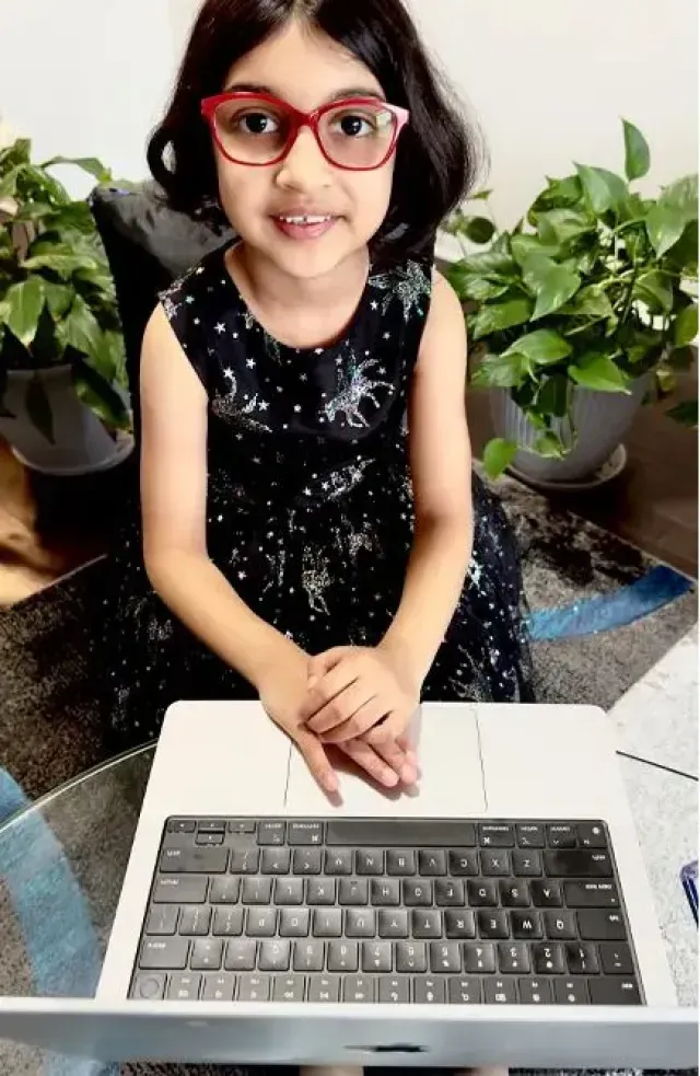 Simar Khurana, creadora de videojuegos más joven del mundo