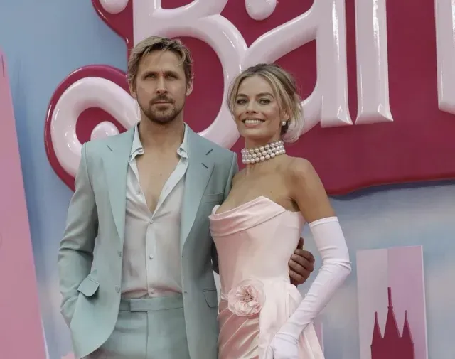 Margot Robbie y Ryan Gosling en el estreno de Barbie en Londres