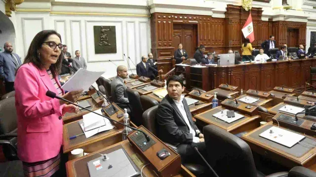 Congreso de Perú aprueba la propuesta de reconsiderar la fecha de adelanto de las elecciones