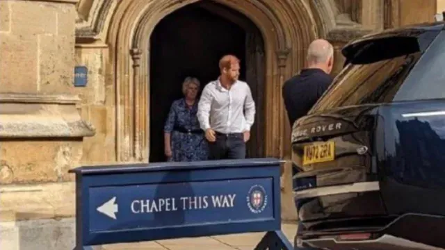 Príncipe Harry saliendo de la Capilla en Windsor
