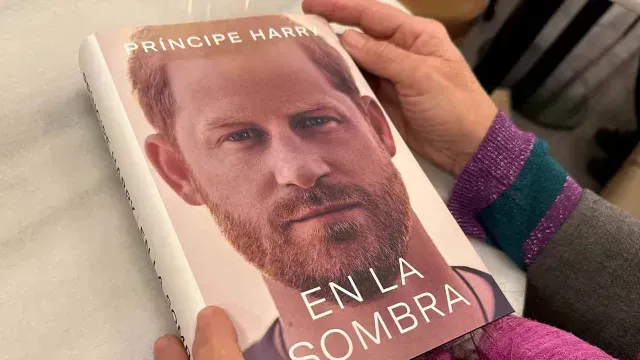 En el libro se revelan secretos e intrigas de la Familia Real del Reino Unido