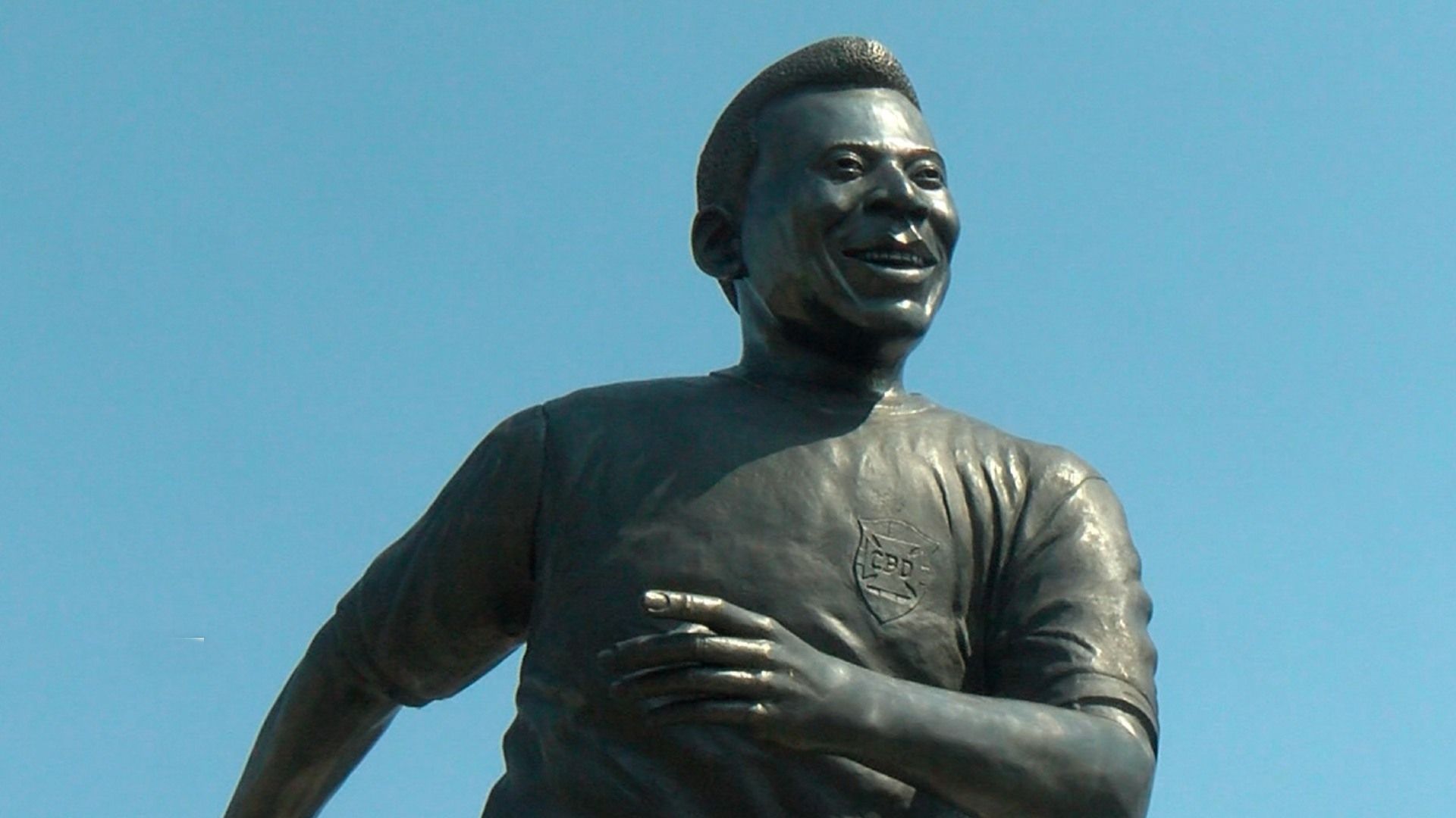 Esta es la escultura de Pelé en Guadalajara