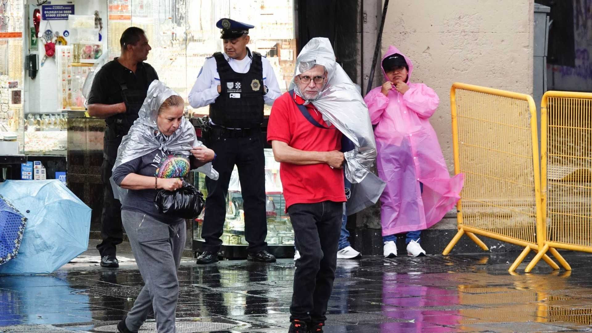 Alerta por Lluvias y Granizada Hoy en CDMX: Metro Activa Marcha Lenta por Seguridad de Usuarios