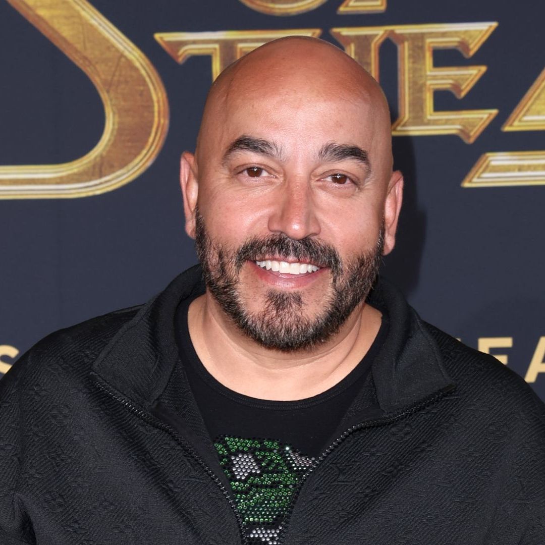 Lupillo Rivera Defiende a Ángela Aguilar: "Están Arruinándole la Carrera"