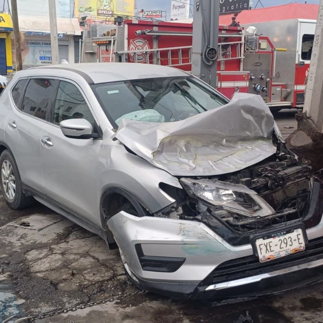 Camión de Ruta Choca con Camioneta en el Centro de Torreón; Hay Cuatro Lesionados