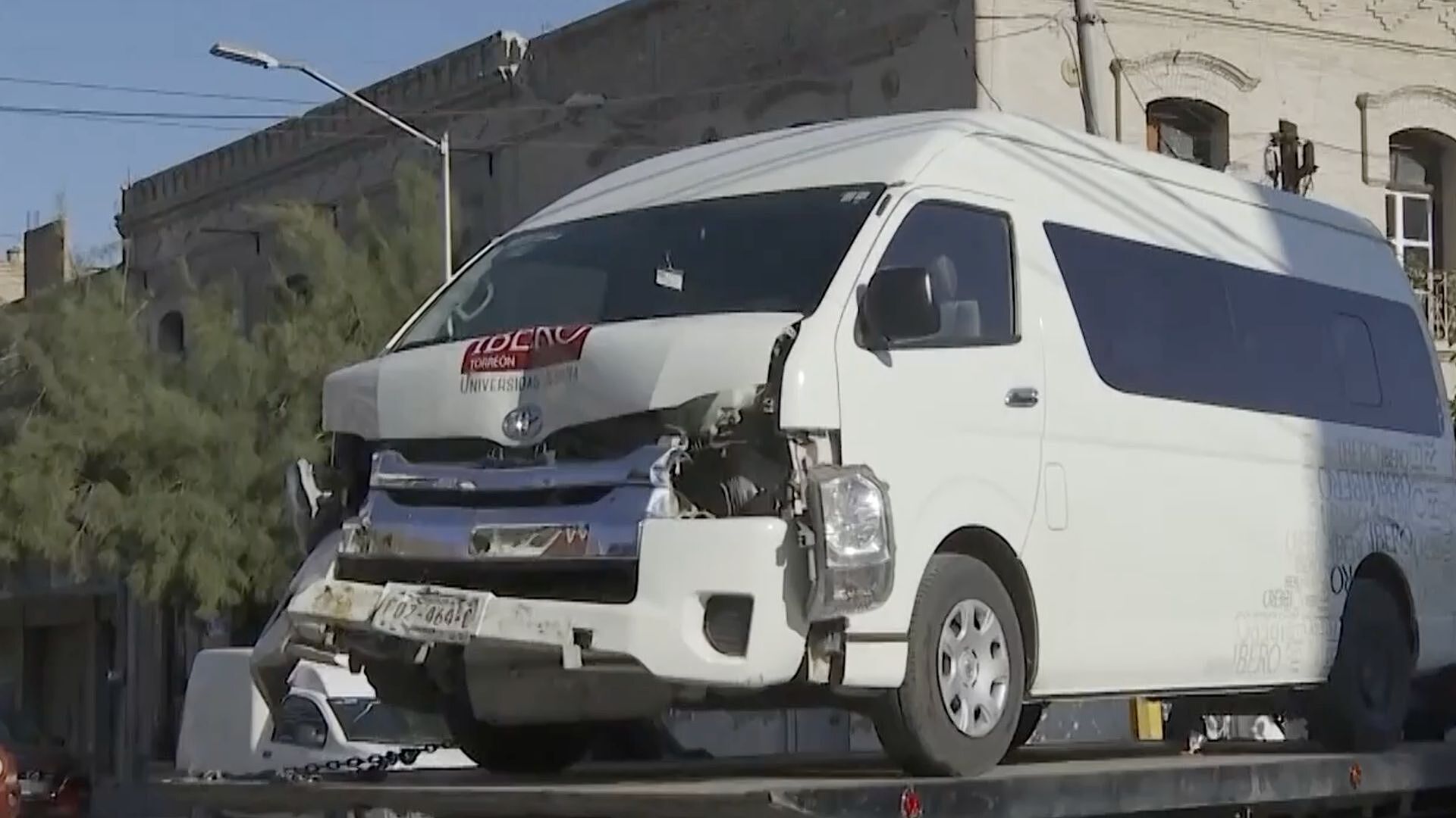 Conductor se Pasa el Alto y Provoca Choque en el Centro de Torreón; Hay ...