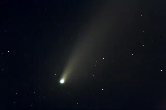 El cometa Cometa C/2024 E1 será visible antes del amanecer con binoculares
