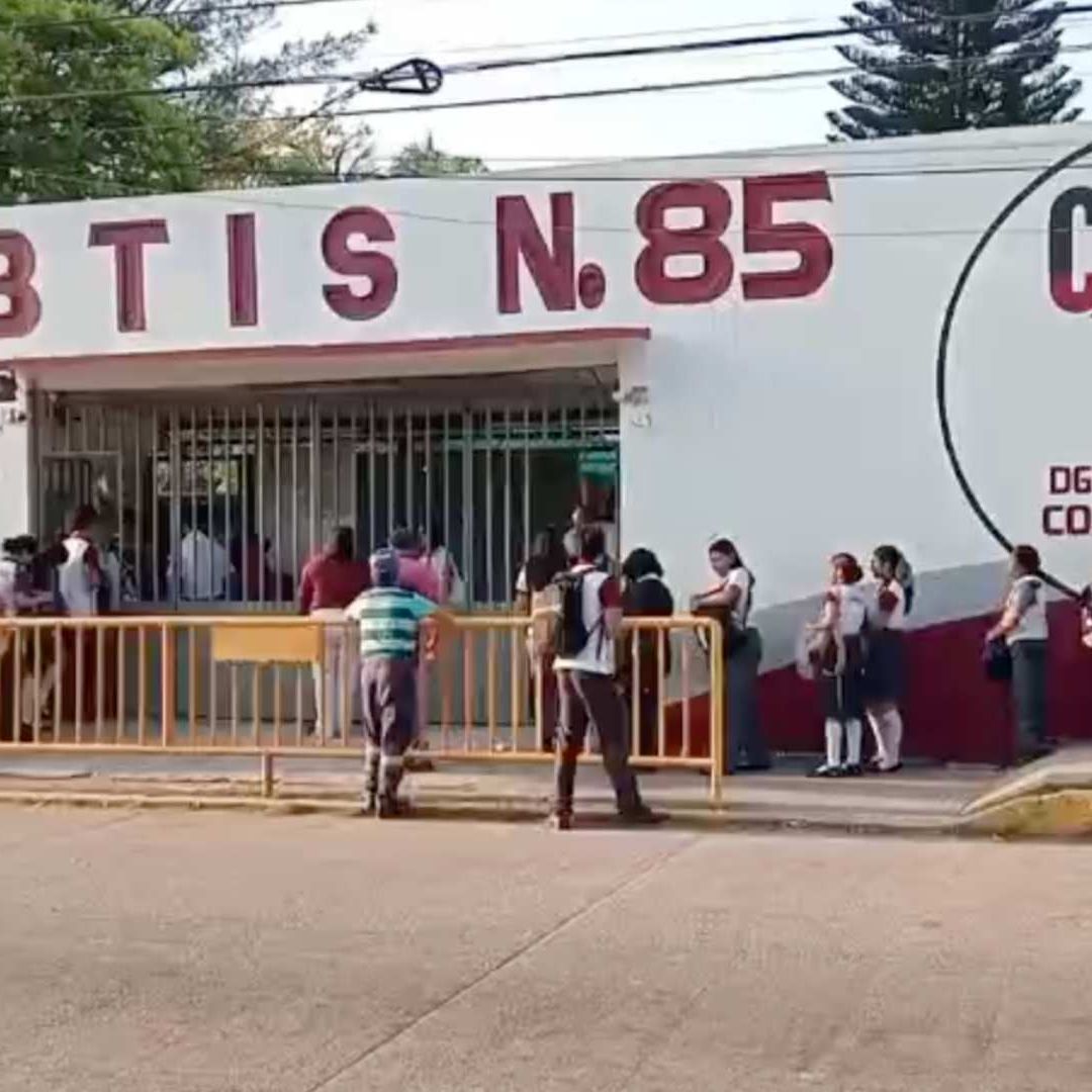 Realizan Operativo Mochila en Escuela CBTIS Coatzacoalcos Veracruz por Presunto Reto Viral