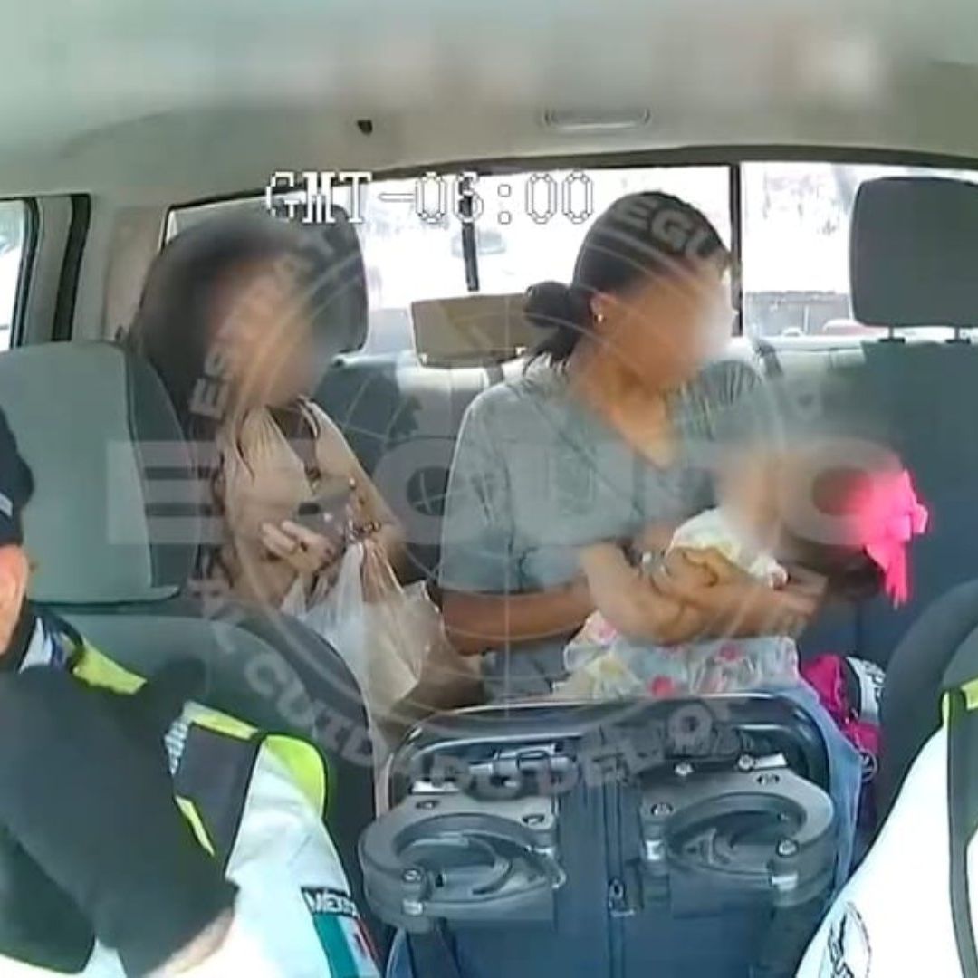 Tránsito de Monterrey traslada a niña con convulsiones