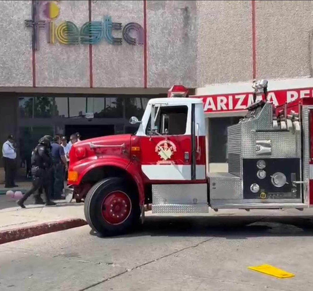 Controlan Incendio al 80% en Plaza Fiestas Las Palmas en Los Mochis; Este es el Saldo Preliminar