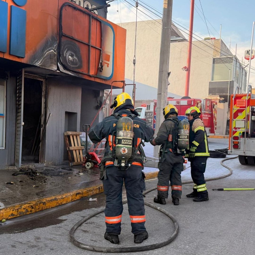 Incendio Tienda Autoservicio Súper Chedraui Colonia Vista del Valle Puebla
