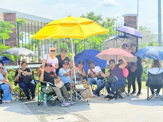 Fans esperan a Chayanne en Tampico. Foto: N+
