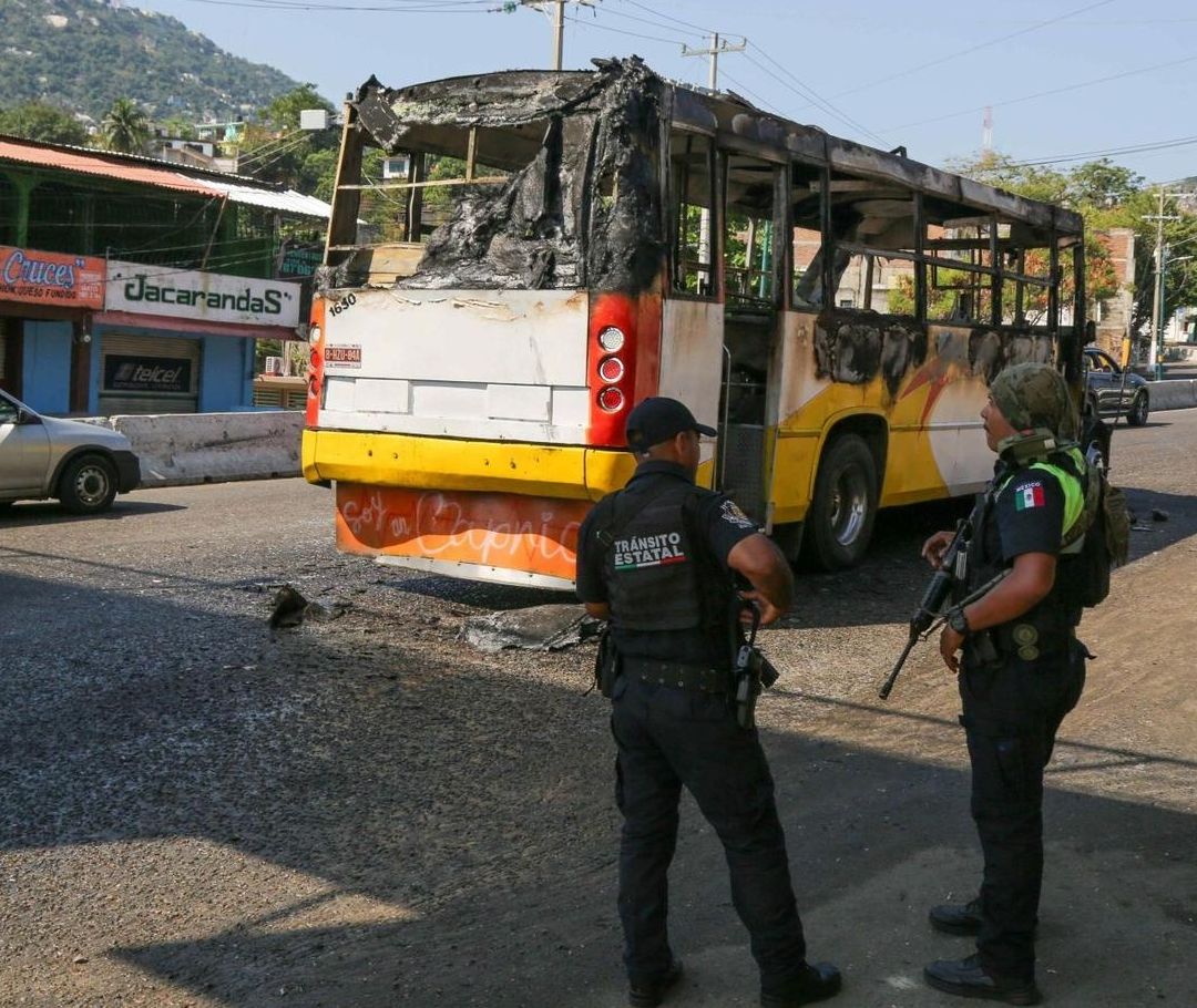 Familias huyen de comunidades por violencia criminal
