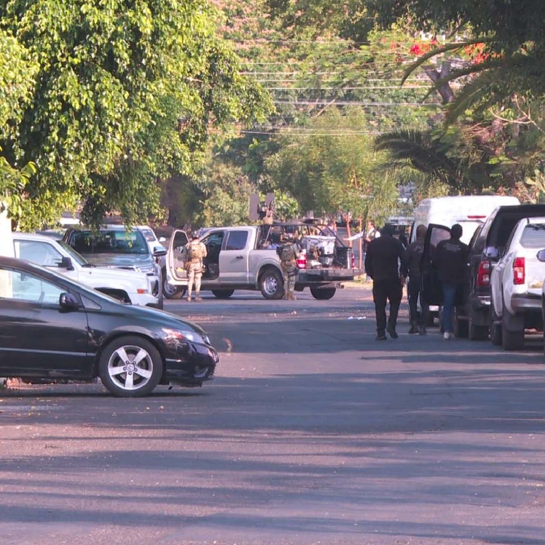 La FGR detuvo a dos hombres durante un cateo de cinco domicilios en Guadalajara