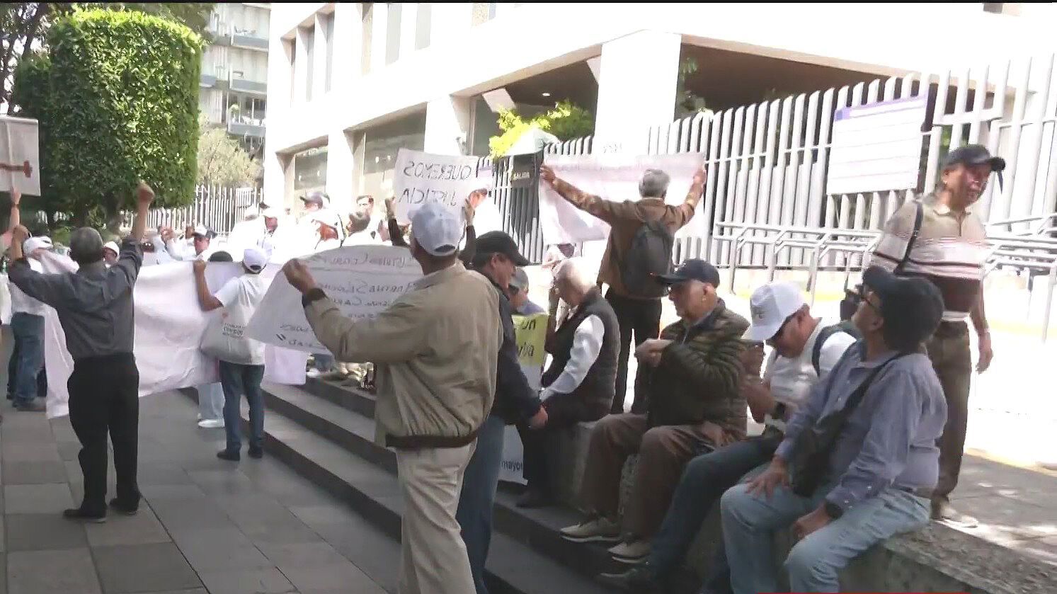 Jubilados Protestan Hoy Frente al Poder Judicial en CDMX por Reforma de ...