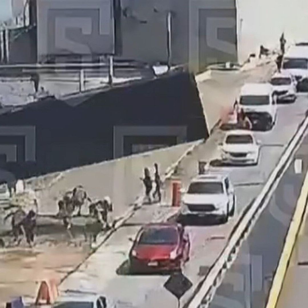 Accidente en Paseo Interlomas: Así Cayó Estructura Sobre una Camioneta en Huixquilucan
