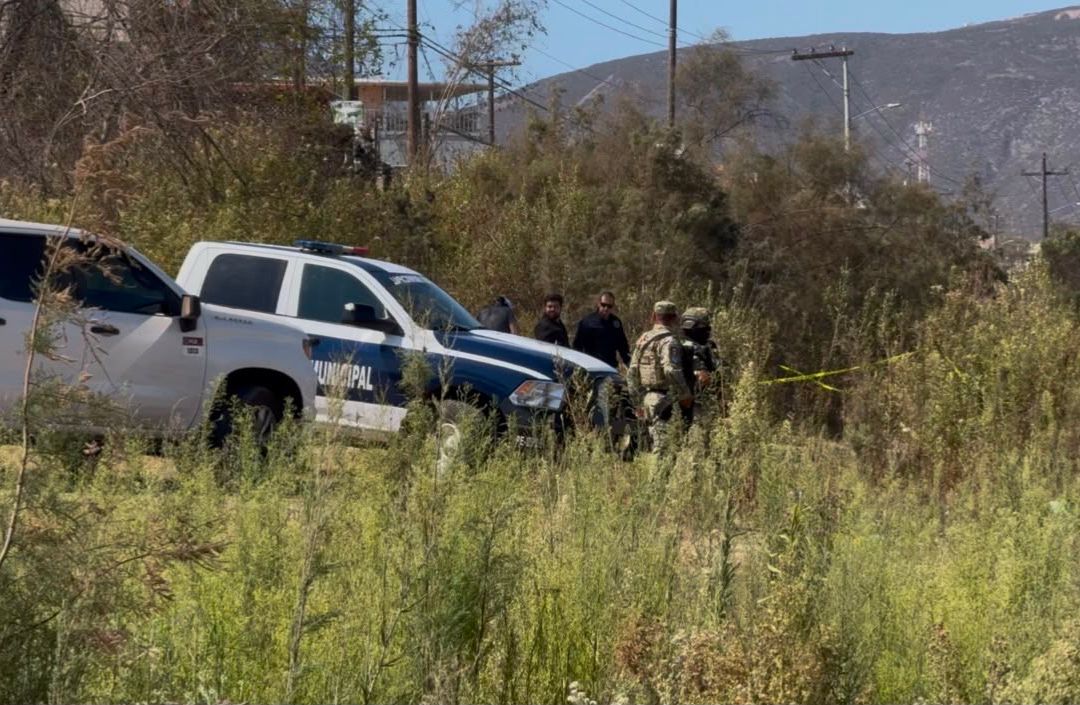Localizan Cuerpo de Hombre Envuelto en Cobija Cerca de Presa en Ensenada