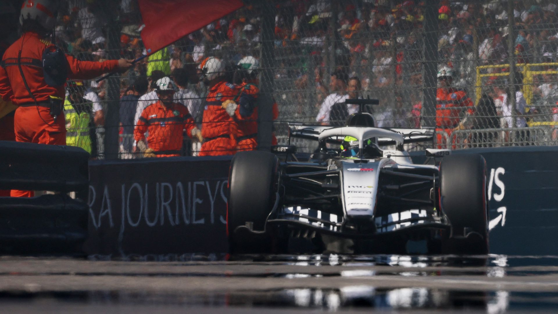Checo Pérez en la carrera del Gran Premio de Mónaco 2026 de la Fórmula 1 hoy 7 de junio 2026.