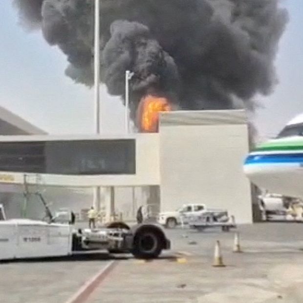 Incendio en aeropuerto de Riad