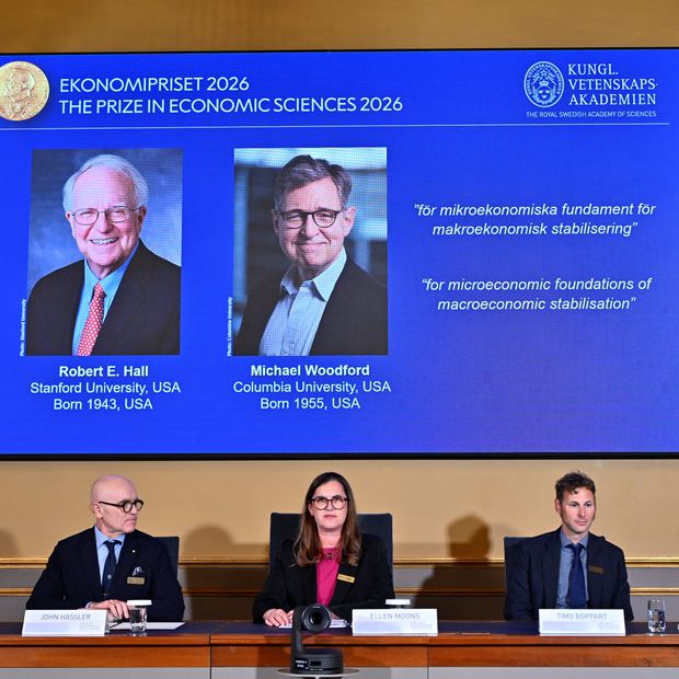 Robert E. Hall y Michael Woodford. Foto: Reuters