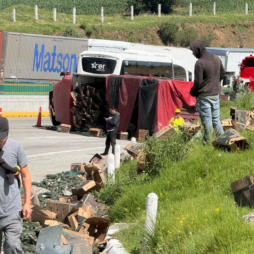 Choque múltiple   · Autopista México Puebla  | Azael Valdes Narvaez